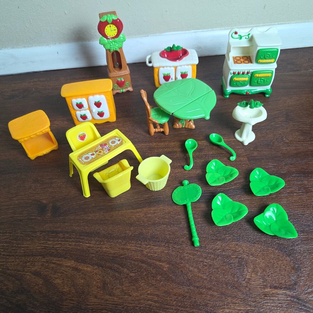 Vintage Strawberry Shortcake Berry Happy Home Furniture Bundle